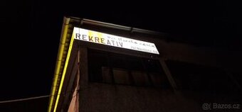 Reklamní rohový světelný panel