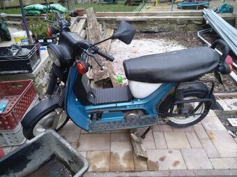 REZERVOVÁNOSimson SR50 skútr s dokumentací