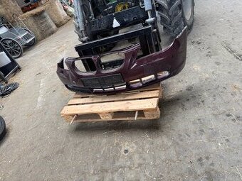 BMW E60 / E61 — přední nárazník