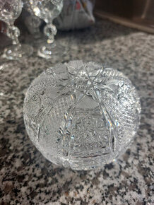 Cukřenka/dóza z broušeného křišťálu