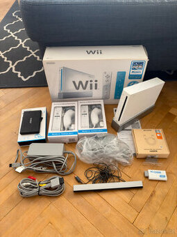 Nintendo Wii - 2 ovladače - 300GB HDD - orig. bal - sbirka - 1