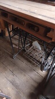 Prodám starý šicí stroj