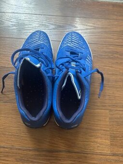 Futsalové kopačky 500 Ginka In pro dospělé - KIPSTA