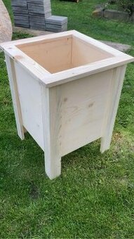 Výroba - Vyvýšený záhon z masivu