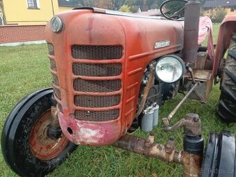 Kapota ZETOR 4011 - ORIGINÁLNÍ,  TOP STAV