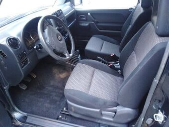 Sedadla Suzuki Jimny