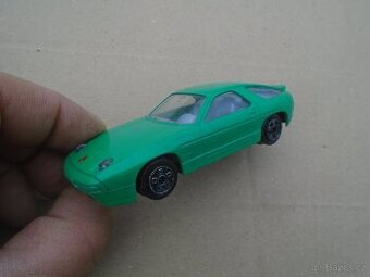 Hračka Porsche 928 Burago