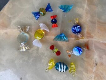 Malé Ručně Vyráběné Skleněné Bonbóny Ve Skleněné Dóze