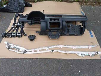 VW Caddy Mixí2,0 D- kapota, blatník, nárazník,světla,palubka