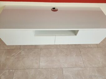 Tv stolek bílý lesk