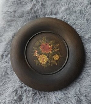 Dekorační dřevěný talíř s ruční malbou – Květinový motiv