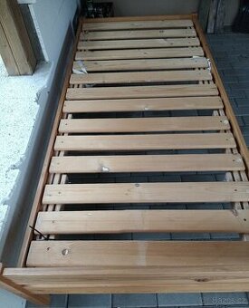 Prodám dřevěnou polohovací postel