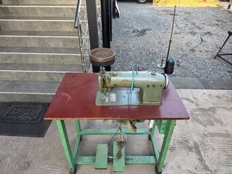 průmyslový šicí stroj značky Minerva.  Šířka 94,3cm Cena 250