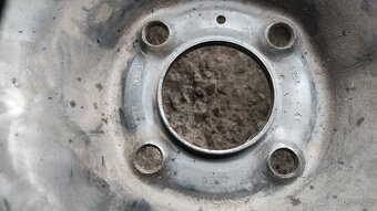 Prodám 4ks plechových disků - na Citroen Berlingo