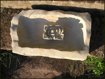 KORÝTKO, PÍTKO s růží