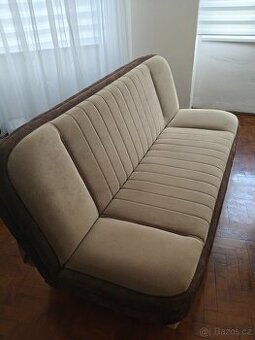 Rozkládací gauč/pohovka