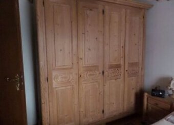 Robustní ložnicová sestava z masivu, 6557