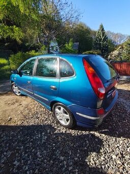 Nissan Almera Tino 2.2di