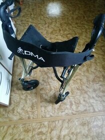 Invalidní chodítko DMA - 1