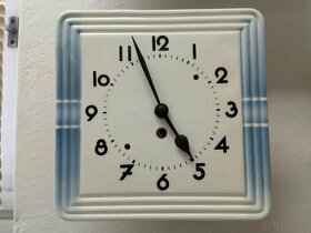 Stare porcelanove kuchyně nástěnné hodiny