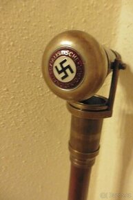 Hůlka "NSDAP" s dalekohledem a orlicí se svastikou