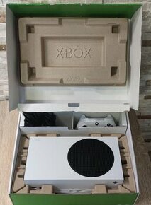 Xbox Series S + Ovladač a Krabice