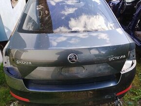 Páté dveře Škoda Octavia 3 sedan šedá metalíza