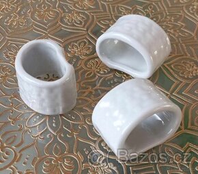 Porcelánové kroužky na ubrousky