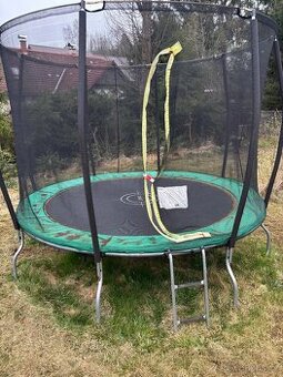 Trampolína