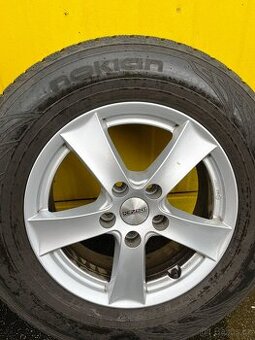 Pneu Nokian 215/70-R16