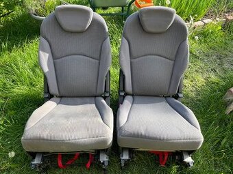 Sedačky Peugot 807 / Citroen C8