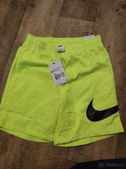 Nové kraťasy Xs NIKE