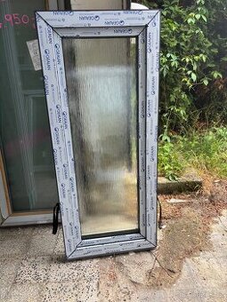 Okno PVC Gealan 615x1435MM, antracit/bílá, trojsklo Ug=0.5