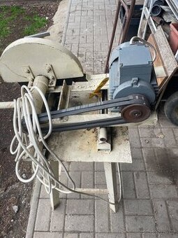 Kotoučova pila na ocel