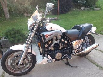 Yamaha V-Max - 1