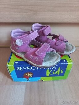 Protetika Rosita fuxia vel.26 sandale