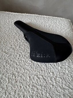Sedlo Fizik R7