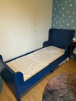 Rostoucí postel IKEA