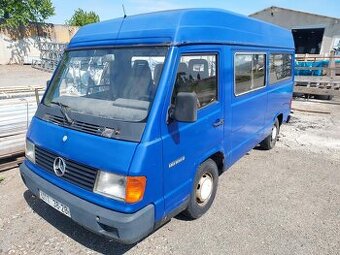 Mercedes 100D mikrobus 9míst