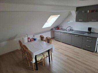 Pronajmu podkrovní byt