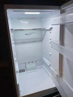 Lednice LG s mrazákem ( No Frost)