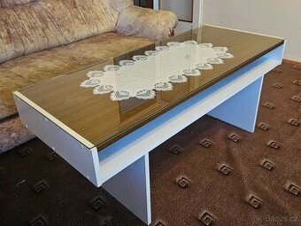 Daruji za odvoz konferenční stolek