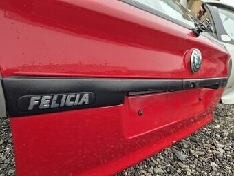 Páté dveře Škoda Felicia bez koroze, cena 1000 Kč