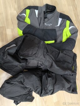 Motorkářská bunda a kalhoty Macna
