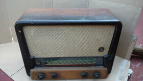 staré rádio Tesla 619A