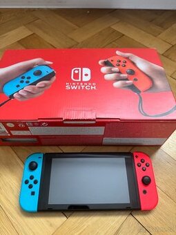 Nintendo Switch + hra + příslušenství