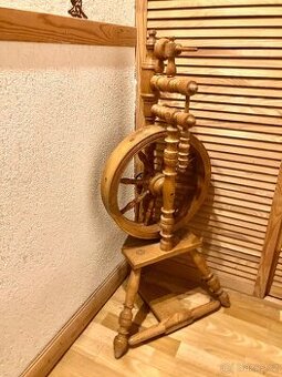 Kolovrat  - lakovaná borovice