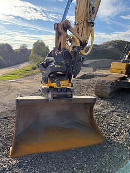 CAT 323 ENGCOM EPS kleště TOP STAV