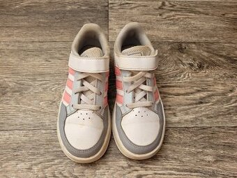 Dětské nošené tenisky Adidas, vel. 28