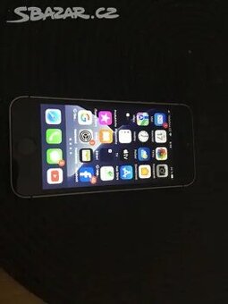APple iPhone SE 32 gb jak novy